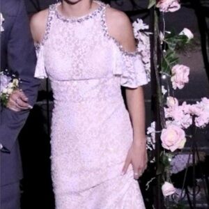 PROM IS COMING! Elegant White Lace Gown. Holiday or Special Occasion. Worn 1 X